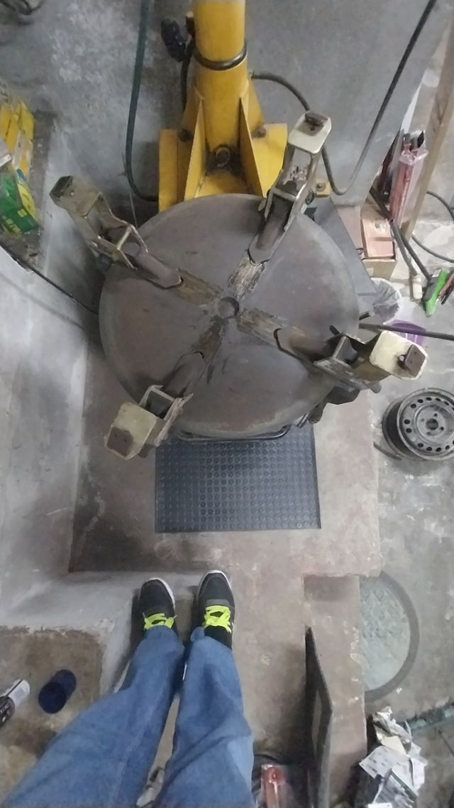 Desmontadora de ruedas SICE S401