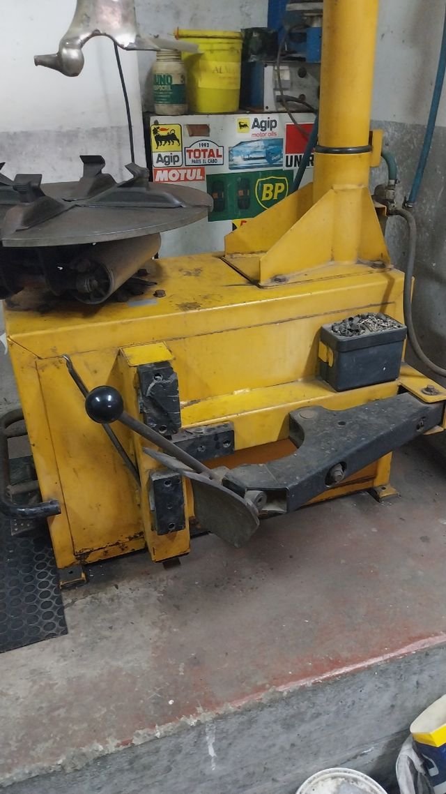 Desmontadora de ruedas SICE S401