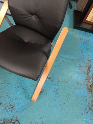 Silla de oficina negra