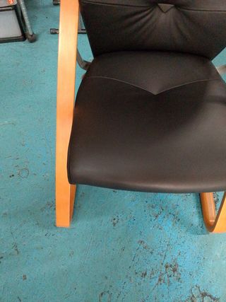 Silla de oficina negra