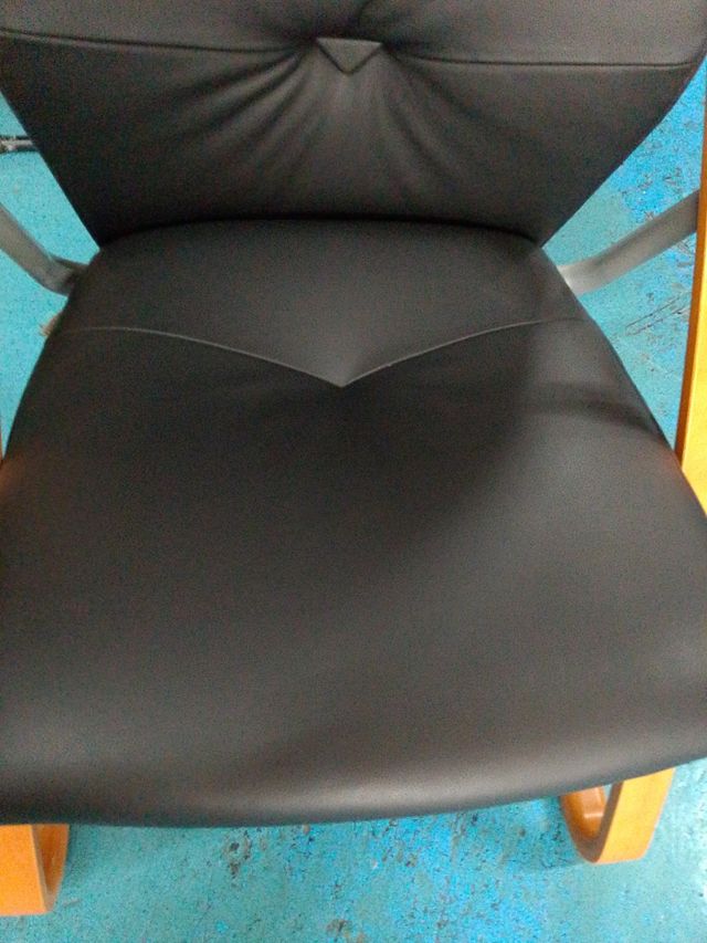 Silla de oficina negra