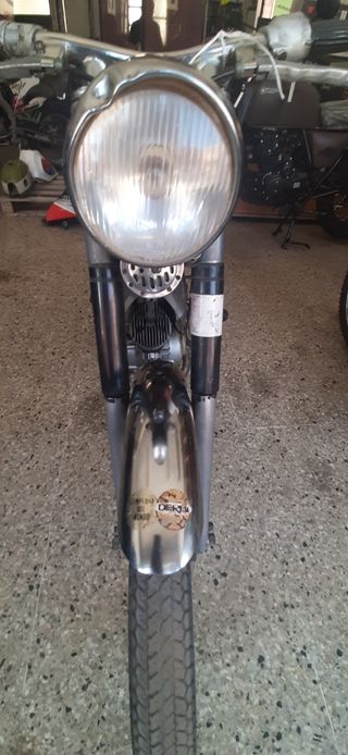 Moto Antorcha Derbi 49cc.
Clásica.
