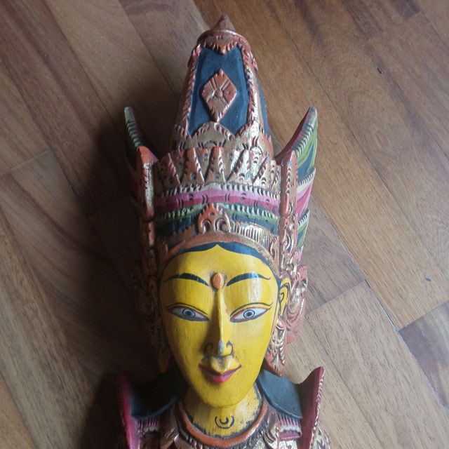 Statua di legno, artigianato indonesiano