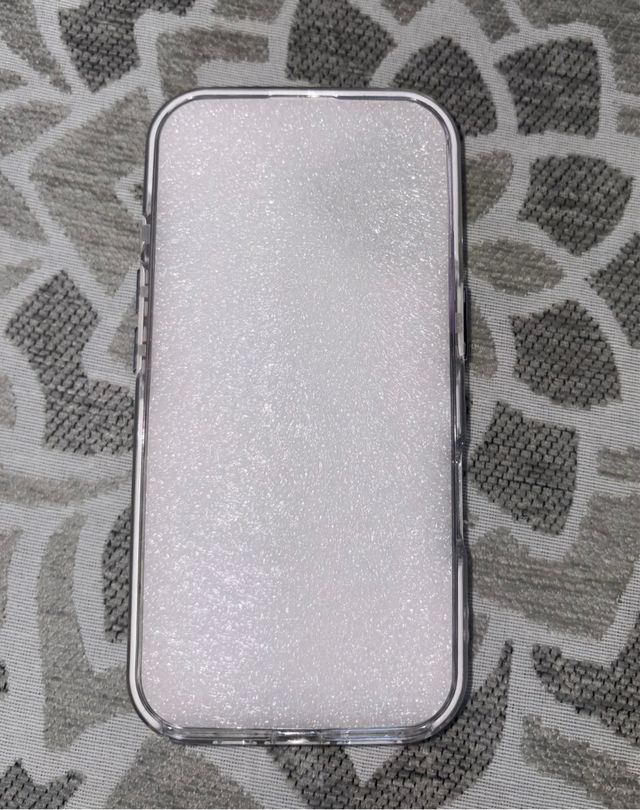 Funda iPhone 16 acanalada blanca