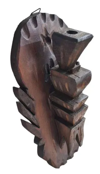 Antica applique in legno