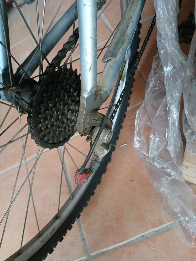 MountainBikeGrigio Marca Specialized,PesoLeggero