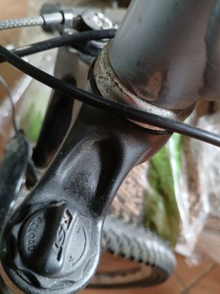 MountainBikeGrigio Marca Specialized,PesoLeggero