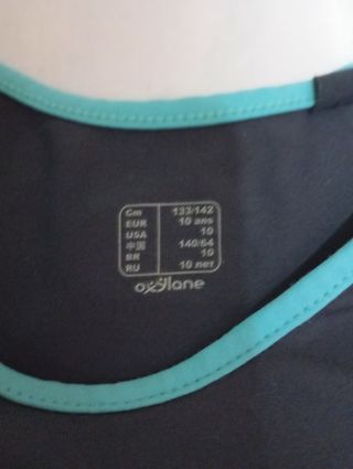 2 Camisetas deportivas 


 Kalenji sin mangas. 5 e