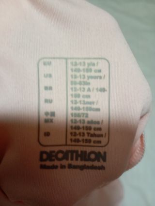 2 Camisetas deportivas 


 Kalenji sin mangas. 5 e