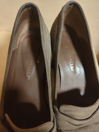 Zapatos de tacón marrones