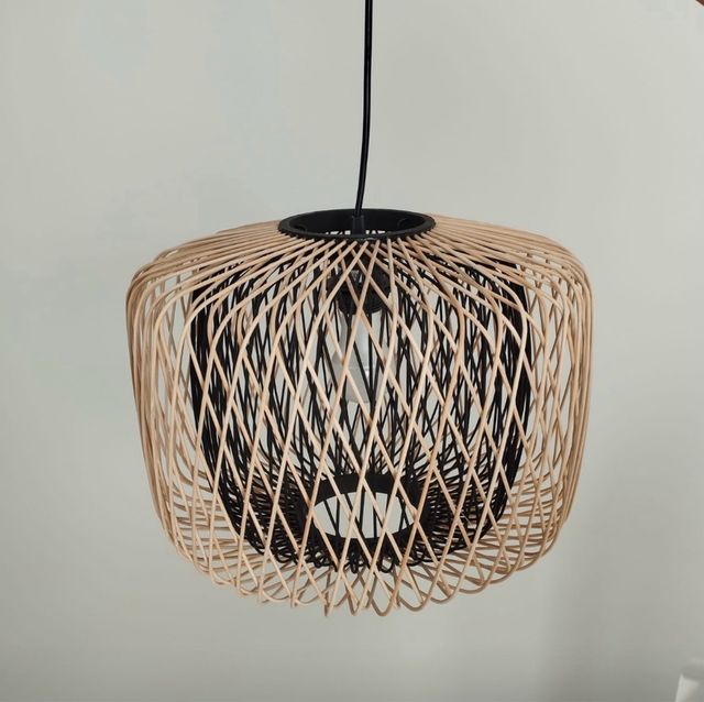 Lámpara de techo de bambú y madera