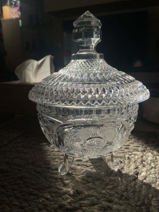 Bombonera cristal tallado