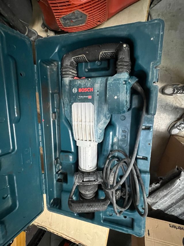 Martillo Bosch GSH 11 VC