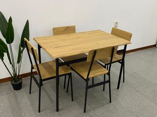 Nueva mesa + 4 sillas comedor o cocina
