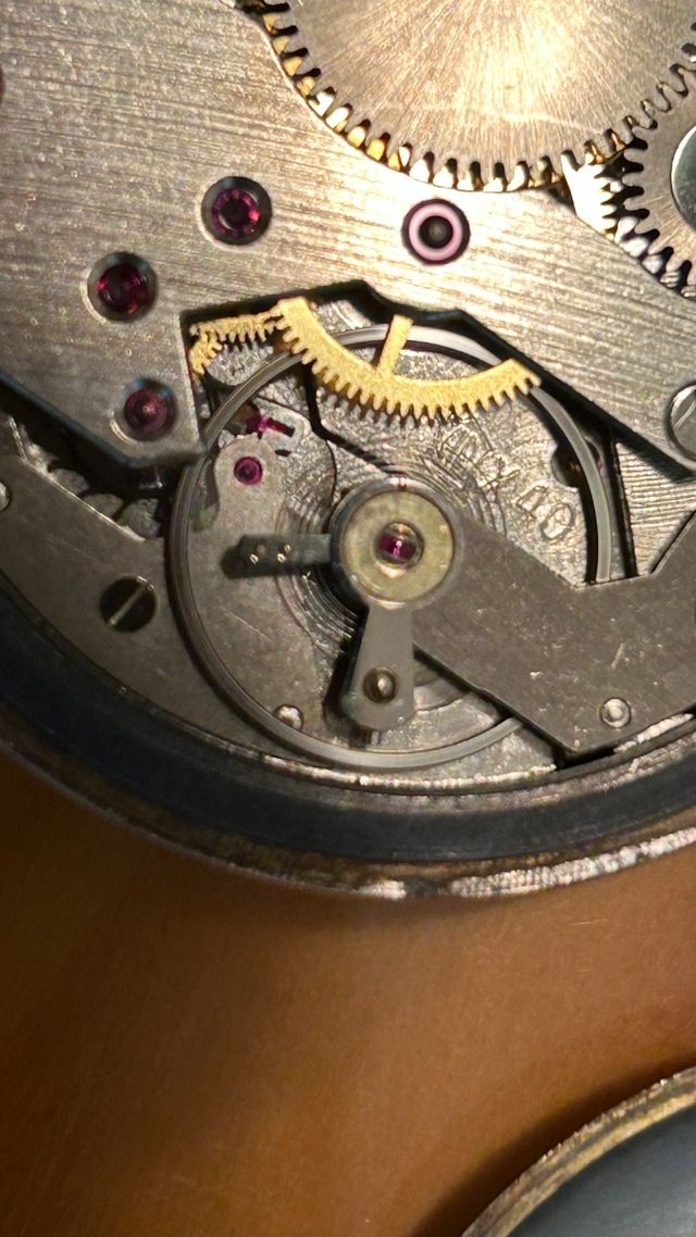 Reloj de bolsillo plateado