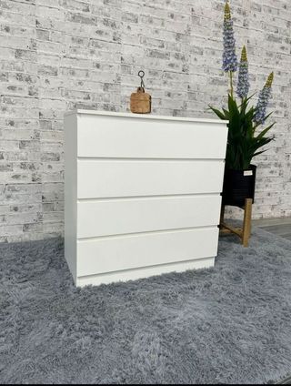 Cómoda blanca de 4 cajones - Oferta