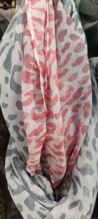 Bufanda Beige y Marrón Estampada