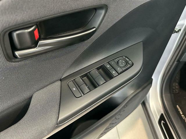 Toyota C-HR   2.0 220PH Advance