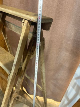 Escalera antigua de madera