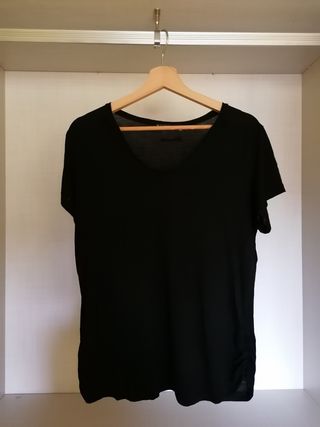 Camiseta Violeta Mango Negra