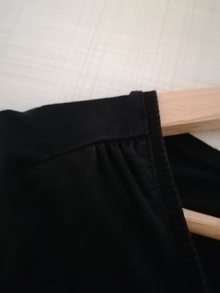 Camiseta Violeta Mango Negra