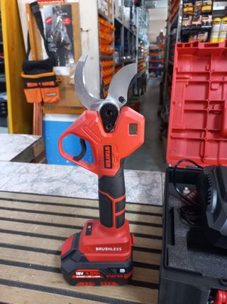 Tijera de Poda Eléctrica Stayer + Batería