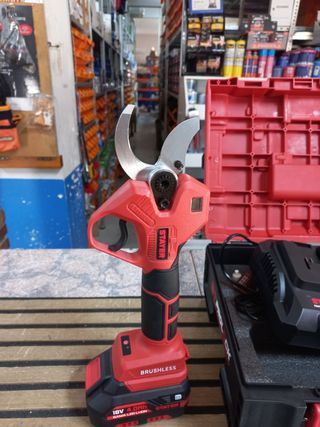 Tijera de Poda Eléctrica Stayer + Batería