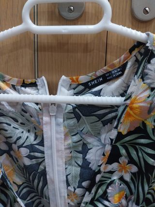 Mono corto floral Shein Talla S