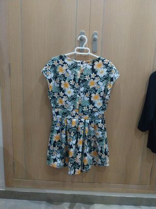 Mono corto floral Shein Talla S