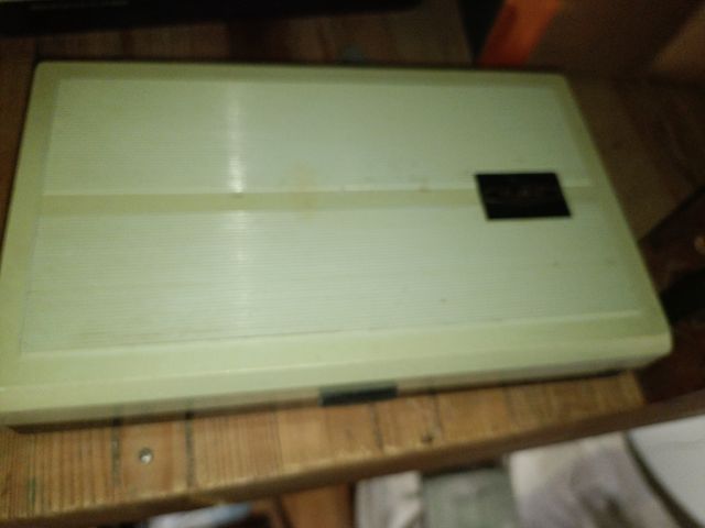 Scatola porta valvole radio