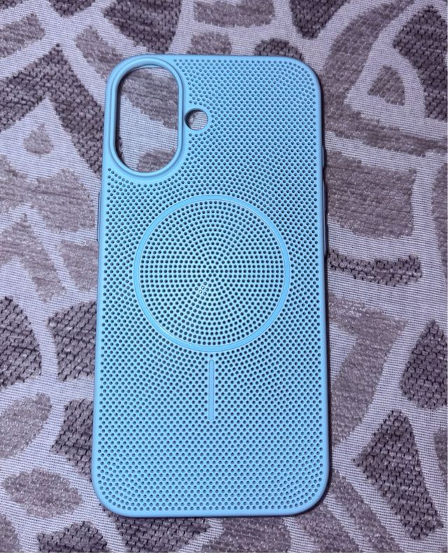 Funda Celeste iPhone 16 Transpirable