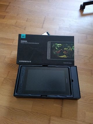 Huion Kamvas Pro 12 con maletín