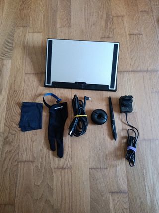 Huion Kamvas Pro 12 con maletín