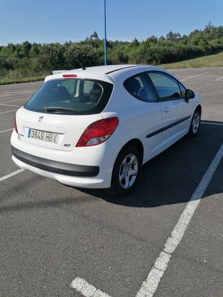Peugeot 207 2011