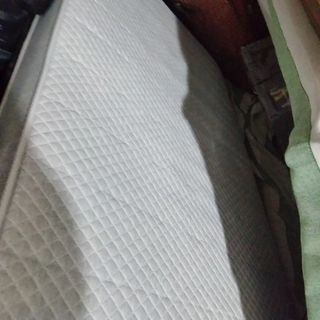 Somier y colchón de madera