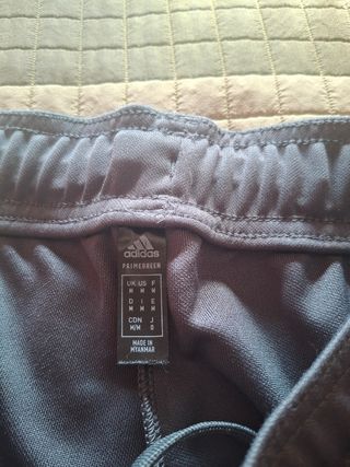 Pantalones chándal Adidas grises