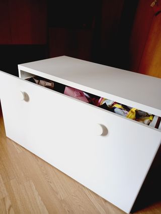 Banco juguetero de madera blanco