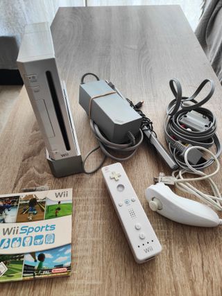 Nintendo Wii Blanca + Mandos + Juego