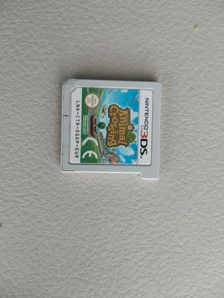 Nintendo 3DS Verde con Cargador y Juego