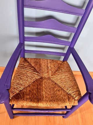 Sillón de enea y madera