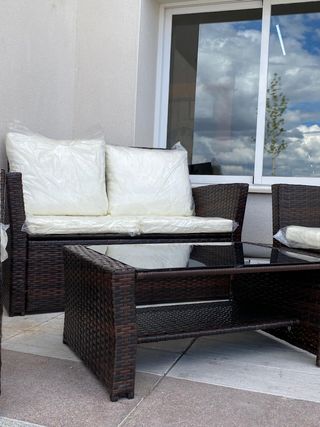 Sofa + butacas + mesa de ratan NUEVO