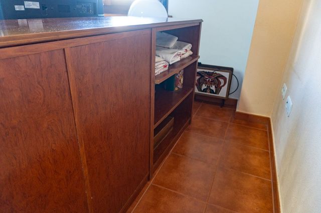 Mueble separador de ambientes, útil por ambos lado