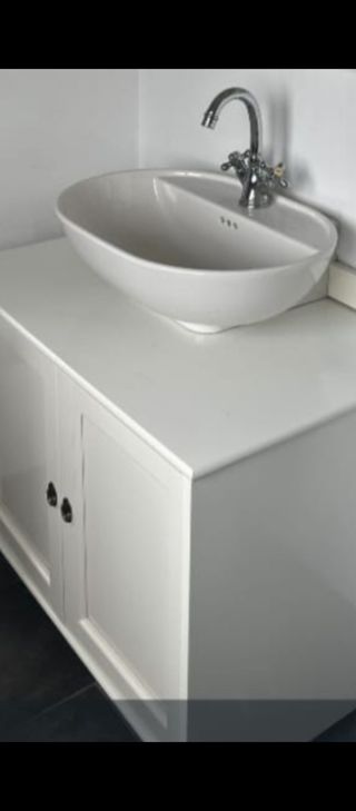 Lavabo de baño blanco 