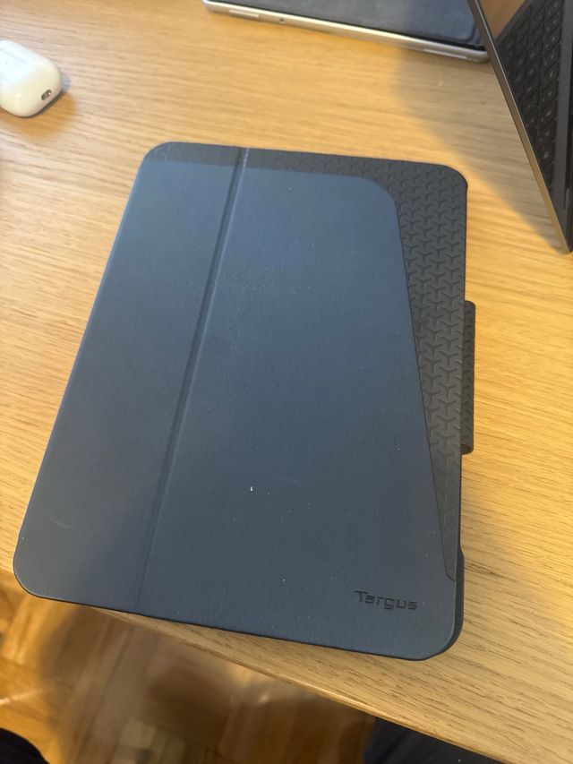 Funda TARGUS iPad Air M2 sin usar