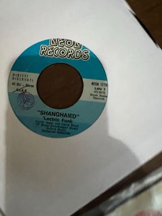 Vinili 45 giri a 4, 5, 8 e 10 euro