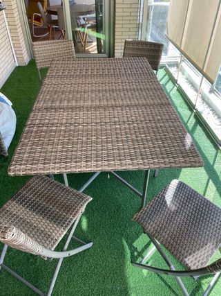 Armario-mesa terraza con sillón y taburetes a jueg