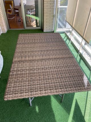 Armario-mesa terraza con sillón y taburetes a jueg