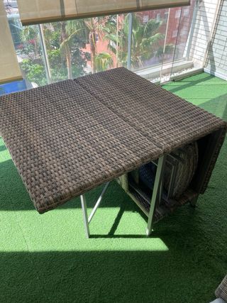 Armario-mesa terraza con sillón y taburetes a jueg