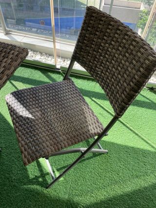 Armario-mesa terraza con sillón y taburetes a jueg