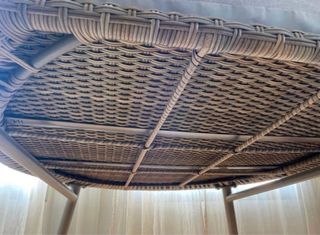 Armario-mesa terraza con sillón y taburetes a jueg